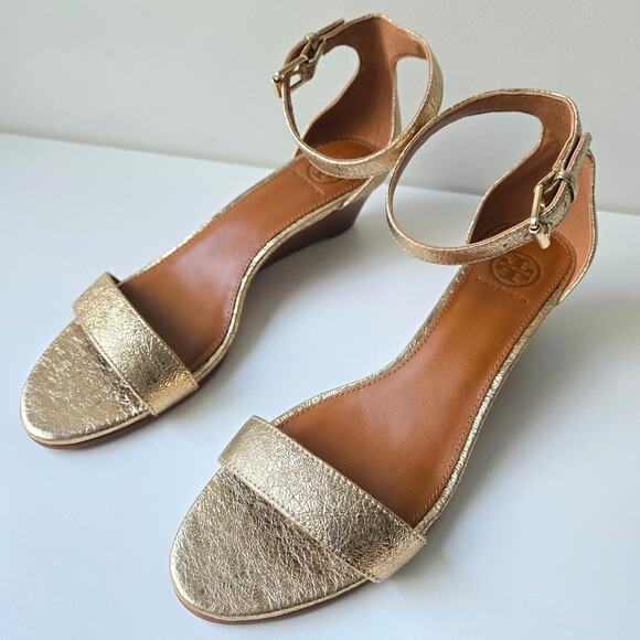 Tory Burch NEW Savannah Wedge Cracked Gold Leather Sandal Womens Size 9.5 NWOT - Picture 4 of 15